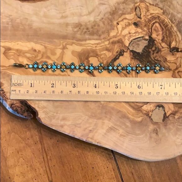 Beautiful Sorrelli Bracelet & Earring Set - Picture 5 of 7